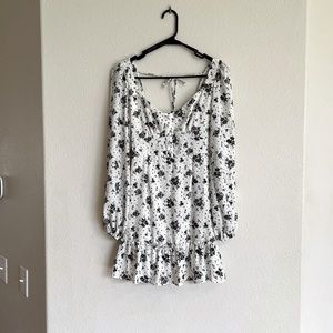 NWOT Forever 21 White/Black Floral Print Long Sleeve Chiffon Dress